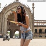 Pooja Chopra Instagram - Happy Holi everyone💕 @lucknowtimes.toi ने होली खिलाई.. ठेंगा😛 #alwaysthatkid