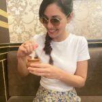Pooja Chopra Instagram - Overjoyed to be back in the city of Nawabs, kababs & Aadabs.. Lucknow, you’ve always had so much to offer.. can never have enough of you🤍 My love for You is like an old school romance 🎶 #dayoffwork #madethemostofit #food #shopping #tea #parks #lucknowdiaries #jahaanchaaryaar नवाबों का शहर लखनऊ