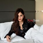 Pooja Chopra Instagram - #Exclusive: #PoojaChopra channels her inner enchantress in a stunning black ensemble 🖤 . . #poojachopra #poojachoprafc #poojachoprafans #fashion #fashionphotography #fashionshoot #style #allblack #noir #fashionista
