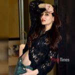 Pooja Chopra Instagram - #Exclusive: #PoojaChopra channels her inner enchantress in a stunning black ensemble 🖤 . . #poojachopra #poojachoprafc #poojachoprafans #fashion #fashionphotography #fashionshoot #style #allblack #noir #fashionista