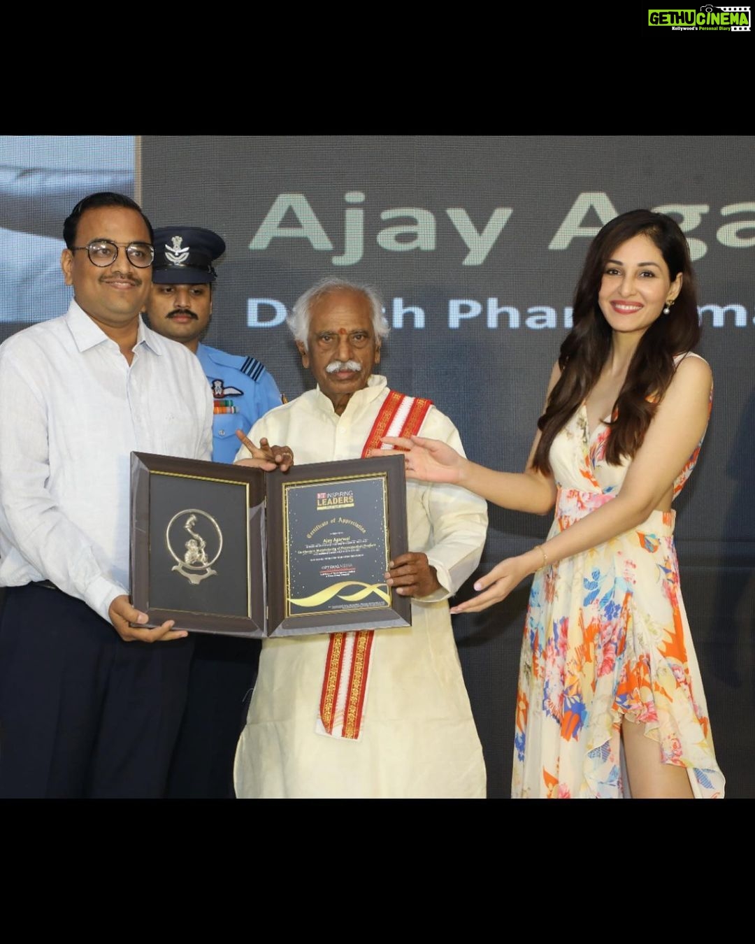 Pooja Chopra Instagram - Honoring inspiring leaders who have made remarkable strides in their respective fields. It was an incredible privilege to join forces with the esteemed Governor of Haryana Bandaru Dattatreya to present the prestigious ET Awards🎖️ An afternoon filled with applause, achievements, and endless inspiration. Congratulations to all the winners! #haryanaleaders #ETawards #inspirationunleashed Moksha Spa Resort, Timber Trail Heights, Parwanoo, Himachal Pradesh