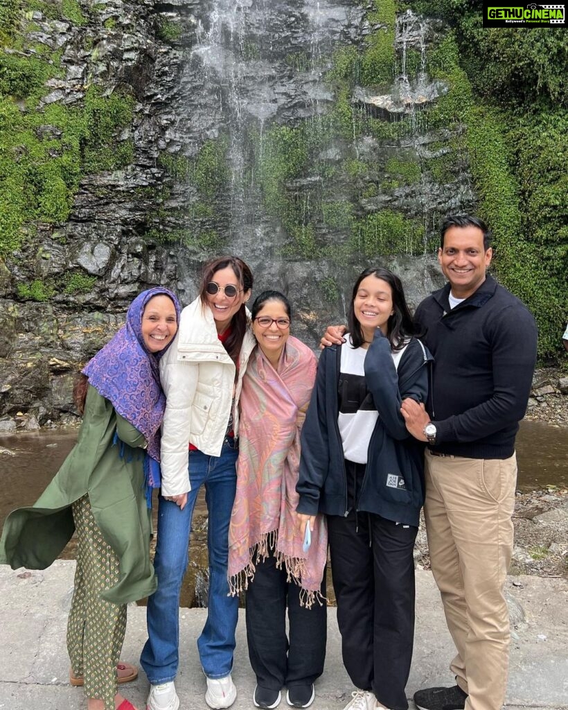 Pooja Chopra Instagram - This is us.. #mysunshinefamily_ 🌻 Bhutan འབྲུག་རྒྱལ་ཁབ་