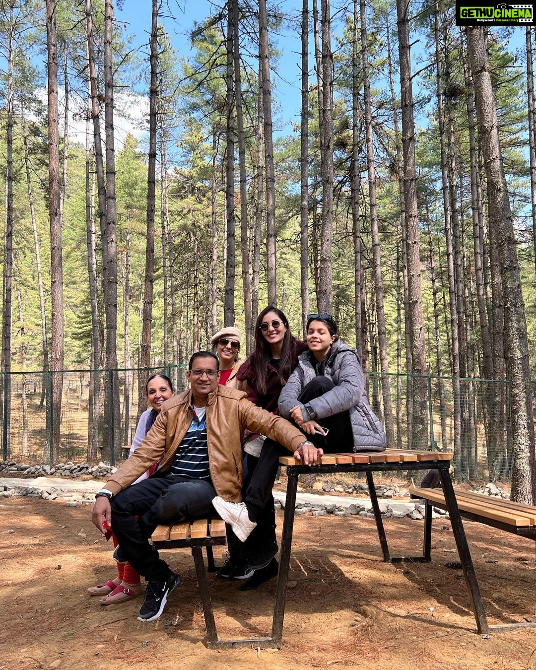 Pooja Chopra Instagram - This is us.. #mysunshinefamily_ 🌻 Bhutan འབྲུག་རྒྱལ་ཁབ་