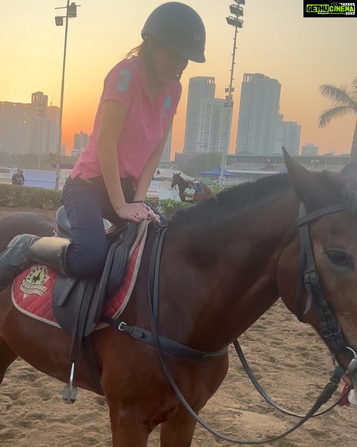 Pooja Chopra Instagram - 🏇☀️🐣💕 Mahalaxmi Racecourse
