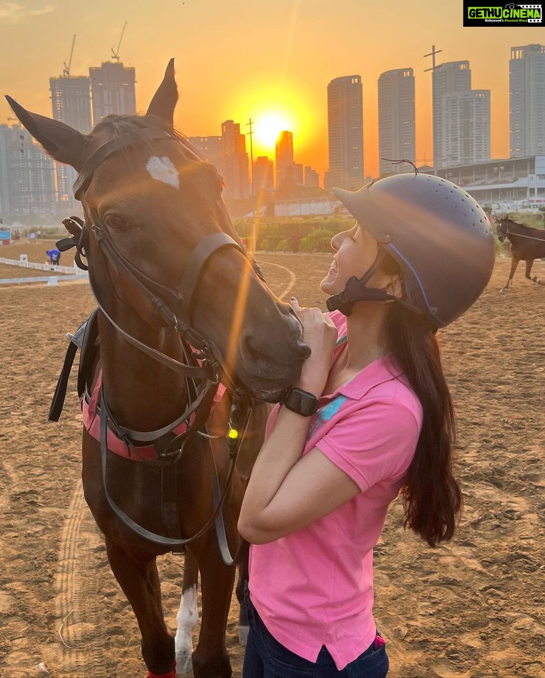 Pooja Chopra Instagram - 🏇☀️🐣💕 Mahalaxmi Racecourse