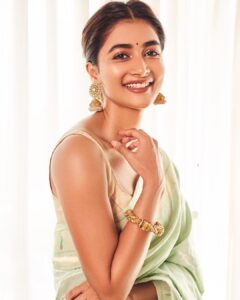 Pooja Hegde Instagram - Happy Ganesh Chaturthi ❤️🐘 Only love and happiness always 🙏🏻🧿