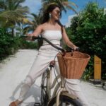 Pooja Hegde Instagram - Thank you for all the birthday love and wishes. Will respond to all ur messages soon..for now, be right back.. wheeeeee 🙃🚲 . . . @hiltonmaldives @coastalinofficial #hiltonmaldives #amingiristory Hilton Maldives Amingiri Resort & Spa