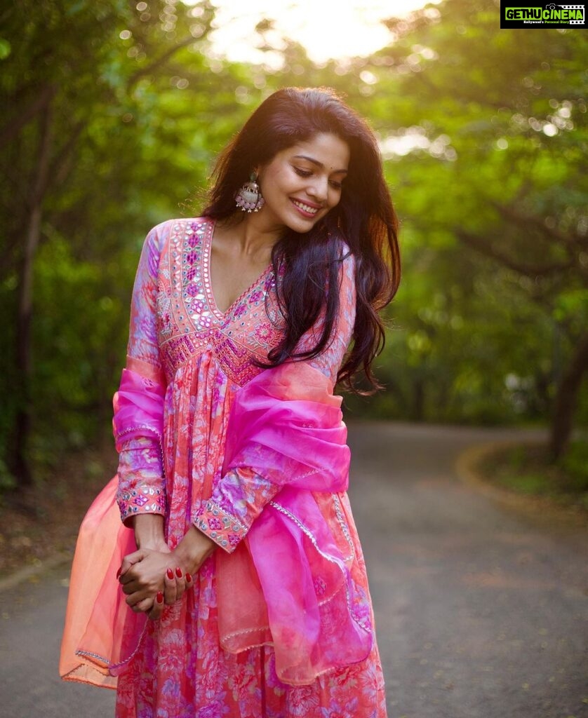 Pooja Sawant Instagram - In love with festival vibes 🌸💕 Outfit by @naari_collections Pictures by @potraits_by_nk_photography