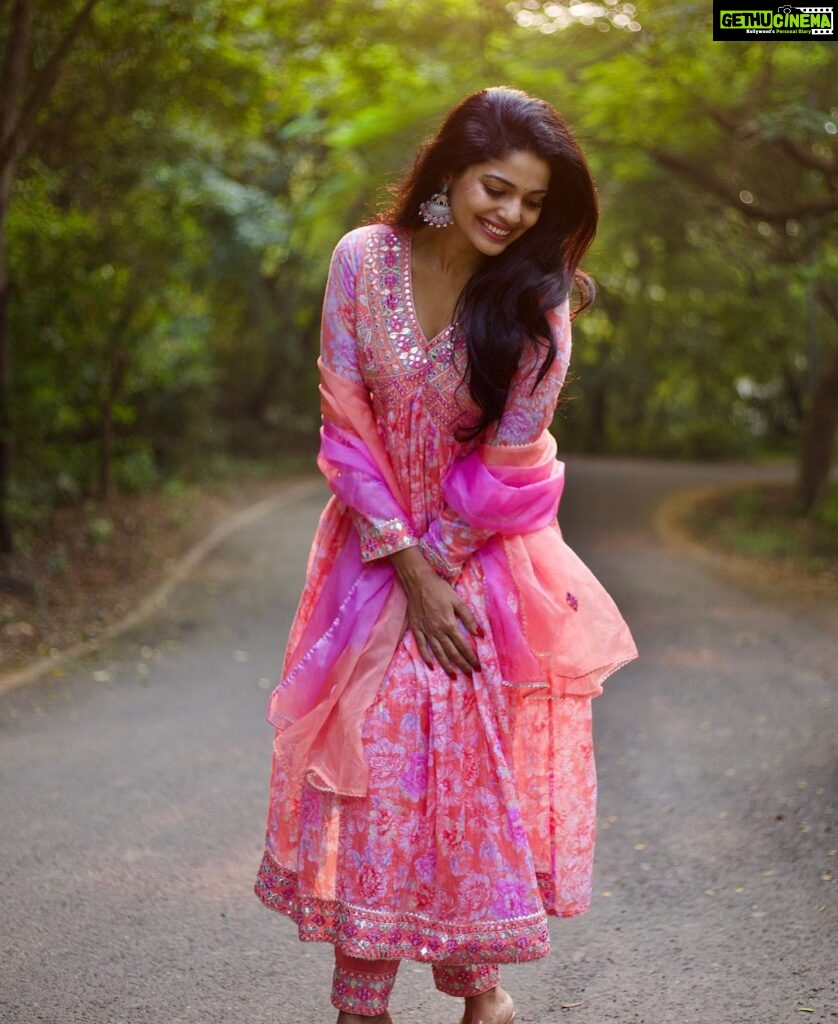 Pooja Sawant Instagram - In love with festival vibes 🌸💕 Outfit by @naari_collections Pictures by @potraits_by_nk_photography