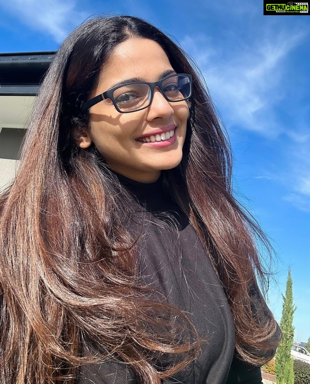 Pooja Sawant Instagram - On this world smile day .. sharing smiles which never made it to the gram 📸 Don’t forget to smile today and forever 🧿♥️