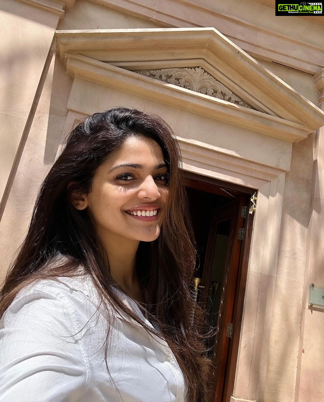 Pooja Sawant Instagram - On this world smile day .. sharing smiles which never made it to the gram 📸 Don’t forget to smile today and forever 🧿♥️