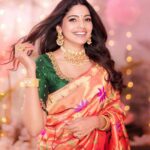 Pooja Sawant Instagram - 🌸🌸🌸 Location @kalasystudios Photography @niraj_sarda Video @thefilmerab Makeup and Hair @sheetalpalsande Saree @saudamini_g Blouse @nishfash_design_studio Decor @decorbyketan
