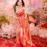 Pooja Sawant Instagram - Setting up my mood for festivals 🌸💕 thank you @saudamini_handloom for this beautiful paithani ♥️ Location @kalasystudios Photography @niraj_sarda Video @thefilmerab Makeup and Hair @sheetalpalsande Blouse @nishfash_design_studio Decor @decorbyketan