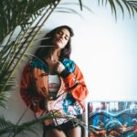 Poonam Pandey Instagram - Caption this for me 💋 . . .. . . @studiodenz #poonampandey #colorful #photos #paintings #fun #pplovers #poonampandeyfans