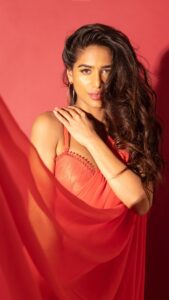 Poonam Pandey Instagram - I honestly enjoy wearing Saree’s & red toh uff.. #mycolour ❤️ . . . . . . . . Shot by: @ilmanaazphotography1 ❤️