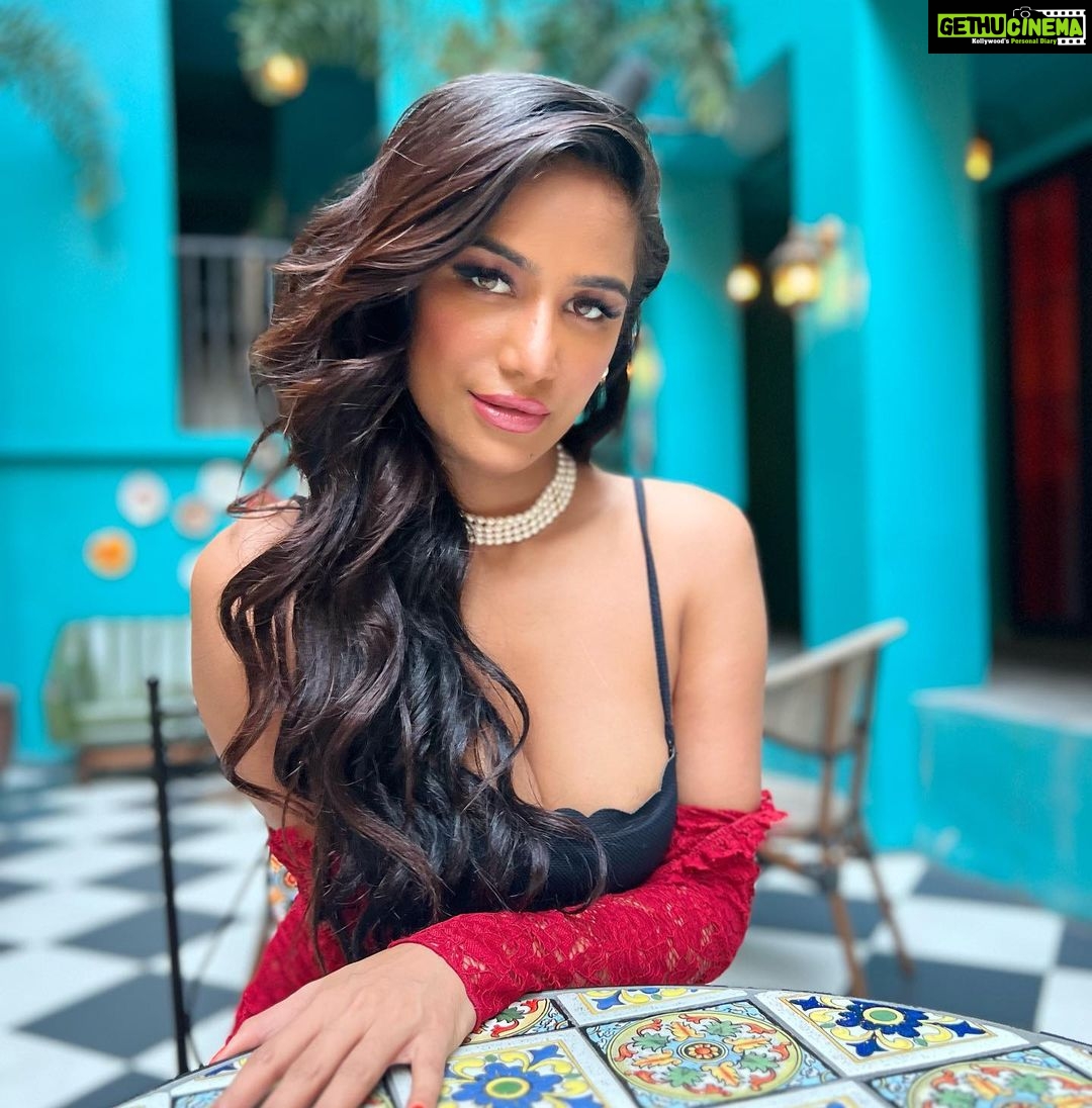 Poonam Pandey Instagram - RED 💋 . . . #poonampandey #red #dress #weekend #fun #instagood #instagram #poonampandeyphotos #pplovers #poonampandeyfan❤️💋🔥🔥