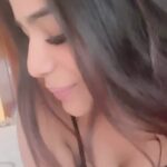 Poonam Pandey Instagram - When you start bieng in love with yourself.. . . #pplovers #ppfans #poonampandey #favorite #song #gulimata #saajlamjarrred #selflove #dubai