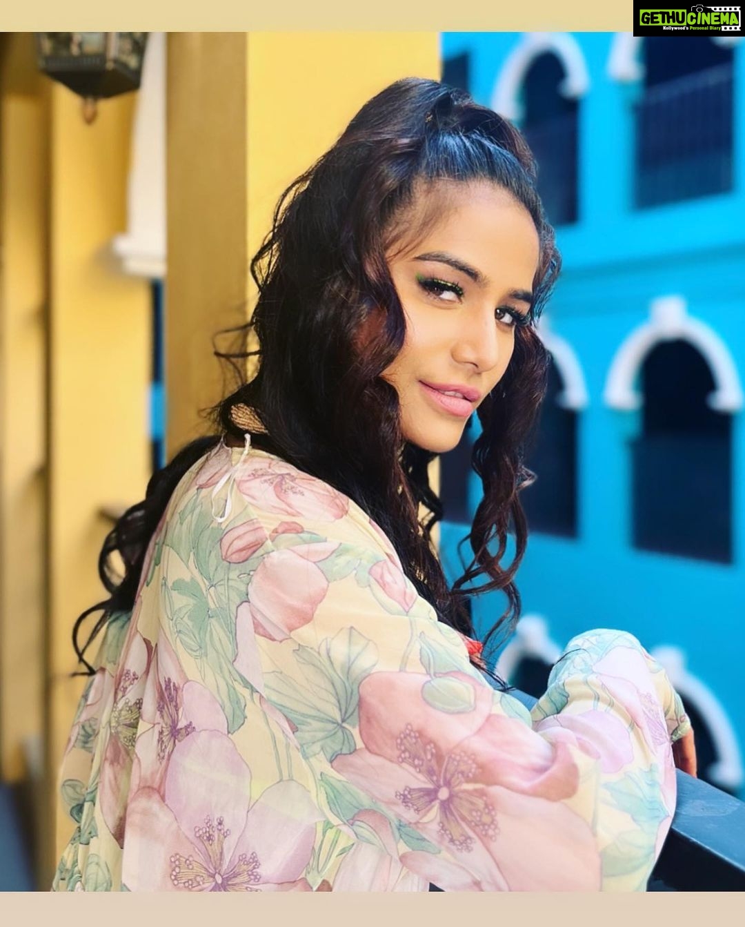 Poonam Pandey Instagram - I love the way, I look at me. . . .#poonampandey #poonampandeyreal #love #windows #colorful #colour #happiness #happytime #selflove #poonampandeyfans #ppfans #photography #photooftheday #photoshoot