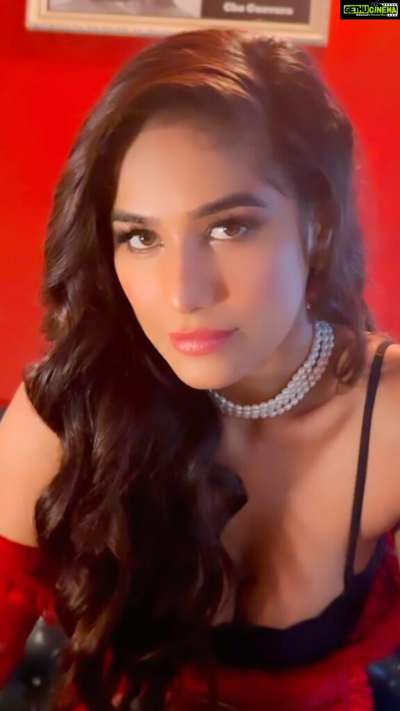 Poonam Pandey Instagram - Put on some red lipstick and live a little. . . . #red #dress #hot #poonampandey #poonampandeyreal #vibe #sexy #fun #redcolor