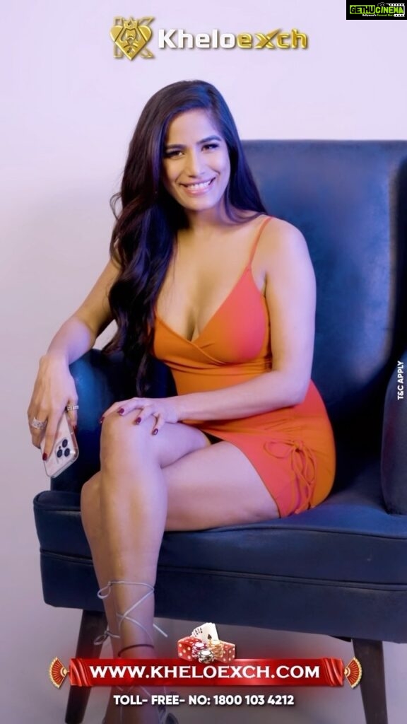 Poonam Pandey Instagram - Stand a chance to win big with me on India’s Biggest & most Trusted Live Casino & Sports Exchange- Kheloexchange. It’s super easy ✅ to register and you can start betting on Cricket 🏏 matches, Football, Tennis, Horse Racing & much more. Play 👑 Andar Bahar, Roulette TeenPatti , Poker and more Live dealer Casino games. 🎧They have 24*7 customer support available on all platforms. 🏧Get superfast withdrawal directly to your bank account. 💰Get Instant Deposit with debit and credit card, UPI, Netbanking- all methods available. 🥇 Create FREE account today! Aisi website aur kahi ni milegi, BET laga ke dekh lo! 😉 Register now ⚡at www.kheloexch.com Follow @kheloexch