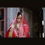 Poonam Pandey Instagram - My dad’s favourite song..I grew up listening to this gorgeous one. . . #indianattire #traditional #love #poonampandey #poonampandeyreal #pplovers #ppfans
