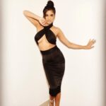 Poonam Pandey Instagram - Classy is the original black …💋