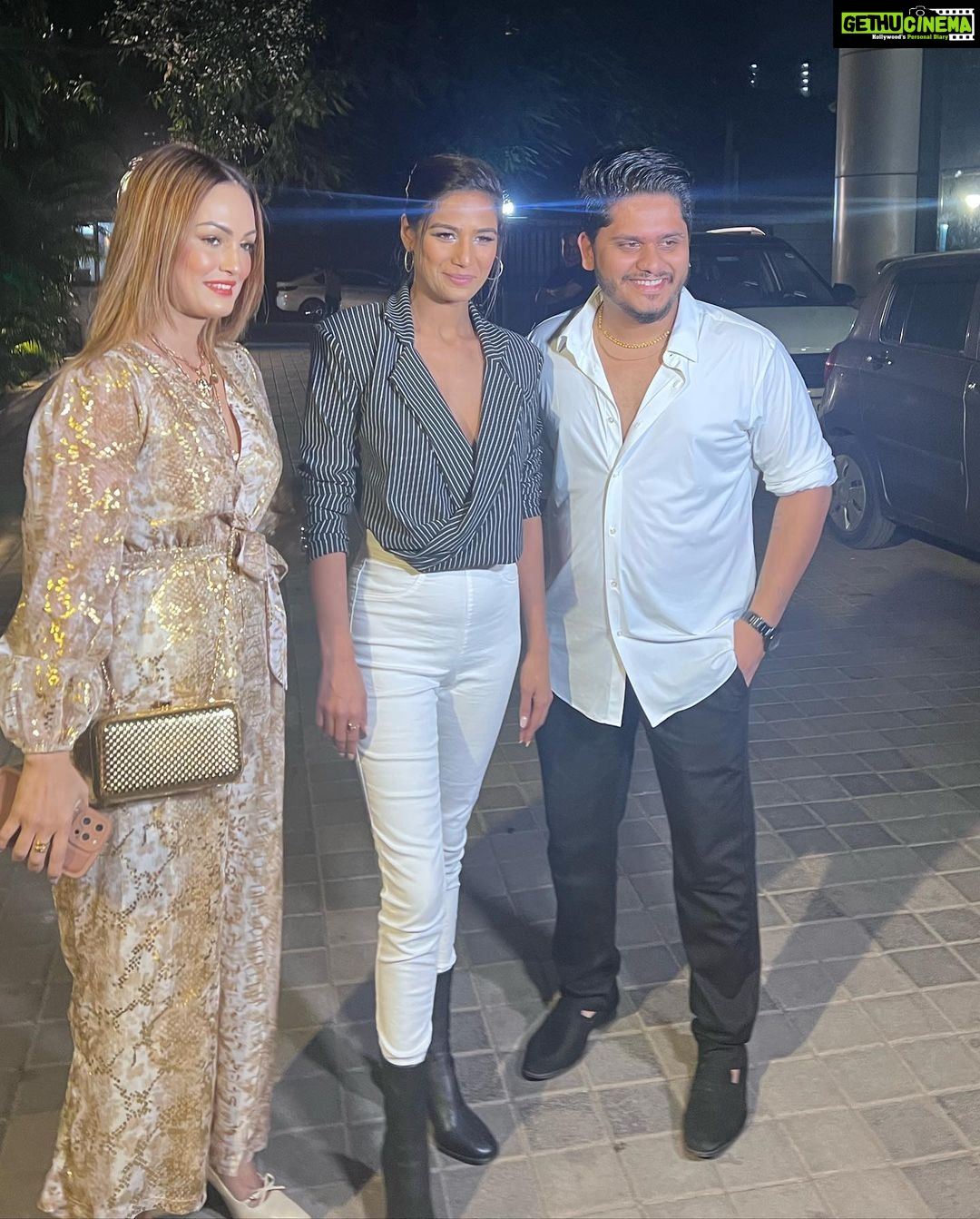 Poonam Pandey Instagram - Tere Jism se … My beautiful song ❤️ And a wonderful song launch party 😘 Thank you for coming & making it 🙏 @karanvirbohra @shivamsharmatic
