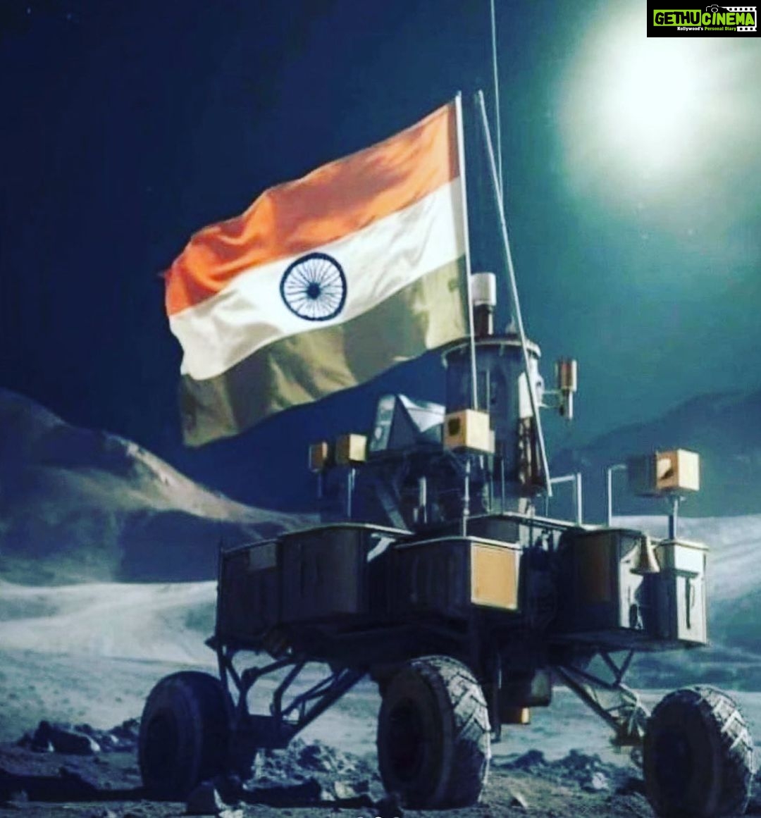 Poonam Pandey Instagram - just a proud Indian. . . . #moon #chandrayan3 #success #heaven Amethhyyst