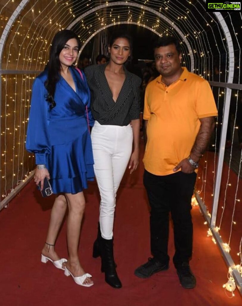 Poonam Pandey Instagram - Tere Jism se … My beautiful song ❤️ And a wonderful song launch party 😘 Thank you for coming & making it 🙏 @karanvirbohra @shivamsharmatic
