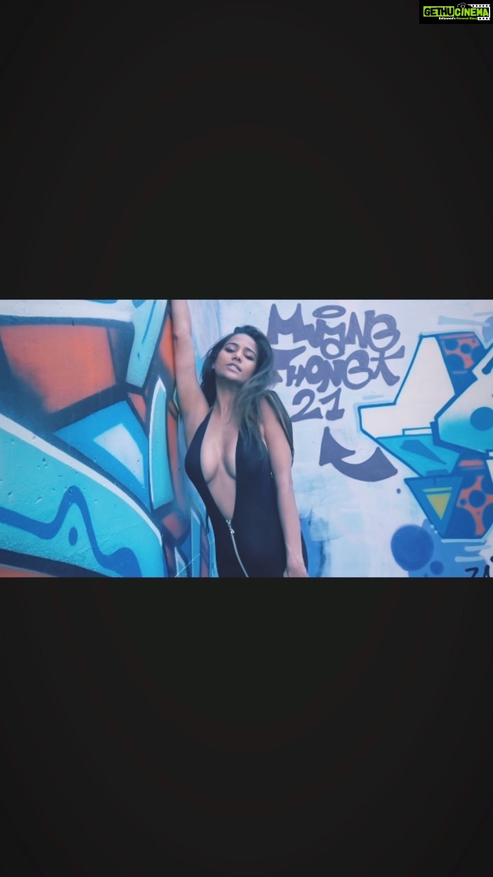 Poonam Pandey Instagram - I really wanna get naughty with this reel ;) 😘