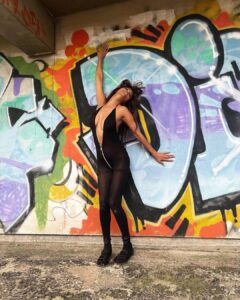 Poonam Pandey Instagram - Colourful evening ❤️
.
.
.
.
#graffiti #graffitiart #hotpicture 
#photography #photooftheday #hot 
#sexy