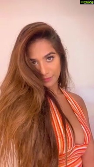 Poonam Pandey Instagram - How is your night?