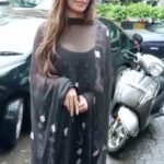 Poonam Pandey Instagram - Suit suit karda 😜