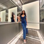 Poonam Pandey Instagram – Oh! Hey there 💋
.
.
#pplovers #bluedress #sexy 
#dubai #nightlife #fun #poonampandey #poonampandeyphotos