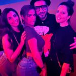 Poonam Pandey Instagram - Mirani!!!!! Thank you for inviting me ❤️ It was a rocking night with you all 😘 @thenitinmirani @shahdaisy @aari