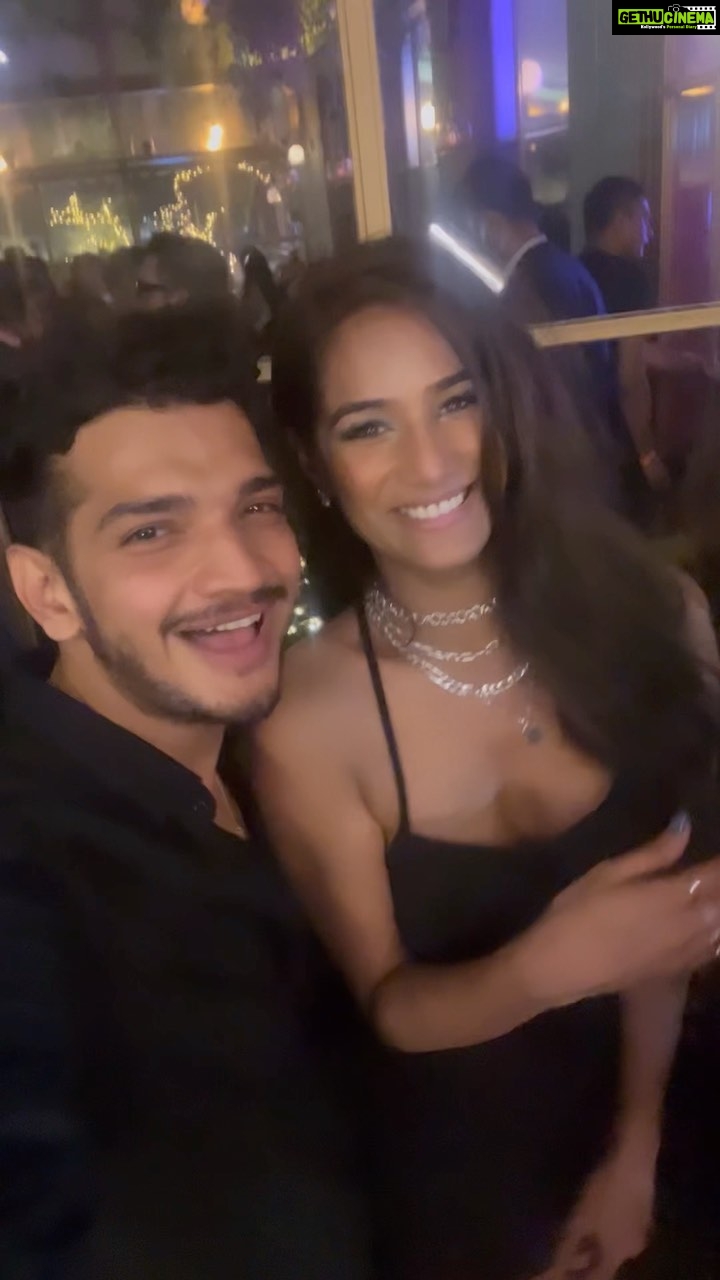 Poonam Pandey - 81.9K Likes - @munawar.faruqui I was definitely drunk for removing my tongue so many times 😂