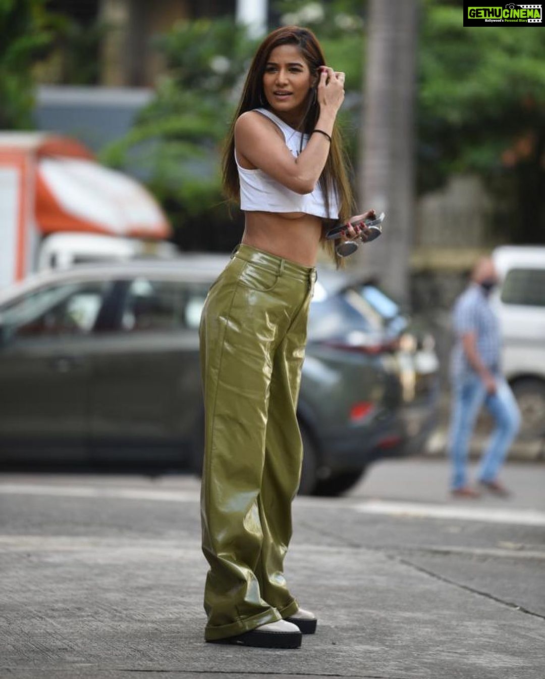 Poonam Pandey Instagram - Where’s the rain?