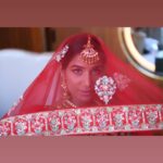 Poonam Pandey Instagram - My dad’s favourite song..I grew up listening to this gorgeous one. . . #indianattire #traditional #love #poonampandey #poonampandeyreal #pplovers #ppfans