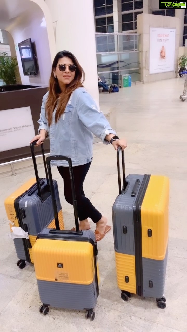 Poonam Preet Bhatia Instagram - Take a break from hustle & bustle; the picturesque holiday destinations have called, and it’s time to gear up for the time of your life! Your newest travel companion is on its way to you. Nasher Miles a new-age digital-first brand committed to making travel easy, efficient, and colourful. Their bags are spacious, lightweight, sturdy & durable, ready to take on all the terrains and weather or situations. @nasher_miles @rainmakerconsults #NasherMiles #MonsoonwithNasherMile