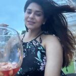 Poonam Preet Bhatia Instagram - I always make grape decisions 🍷 #chilling #bythesea #pickyourpoison #hakunamoscato 💁🏻‍♀️
