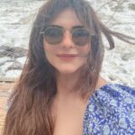 Poonam Preet Bhatia Instagram - How to get a beach body: 💁🏻‍♀️ Step 1: Have a body. 😂 Step 2: Go to the beach 🤭🤭 #sorrynotsorry #beachtoyouit #feelingfintastic #talktothesand #restingbeachface