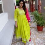 Poonam Preet Bhatia Instagram - Thought I’d add little colour to ya feed 💁🏻‍♀️ ✨✨ Happy Diwali 🪔 love, light prosperity to all 🫶🏻 Outfit - @bunaai #happydiwali #festivewear #diwaligifts #celebration #festivaloflights