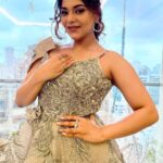 Poonam Preet Bhatia Instagram - When life gives you Monday… dip it in glitter ✨ and sparkle ✨ all day 🌟🌟🫶🏻🫶🏻 Styled by - @shailjaanand Outfit by - @prestocoutureofficial Jewellery by - @the_jewel_gallery Styling assistant @stylebymahakhirani Mua - @makeupbysabashaikh #zeerishteyawards #zra2022 #lastnight #zeetvke30saal