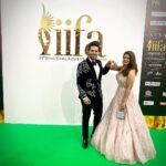 Poonam Preet Bhatia Instagram – We definitely painted the Carpet from 💚 to ❤️

#onlylove #spreadlove #iifa #iifa2022 #abudhabi #uae🇦🇪 Etihad Arena