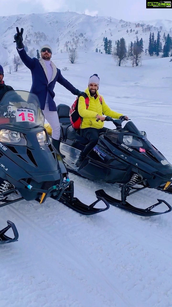 Poonam Preet Bhatia Instagram - Sugar & Ice & Everything Nice π₯Άπ€©β·ππΊπ . . . @discover_gulmarg #paradiseonearth #kashmir #gulmarg #snowmobiling #adventureenthusiasts