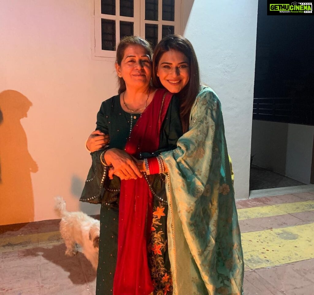 Poonam Preet Bhatia Instagram - Happy Mother’s Day ♥️♥️ #bestmother #bestmotherinlaw #maavanthandiyanchaavan