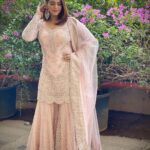Poonam Preet Bhatia Instagram - Iftaar party 🤲🏻 with @babasiddiqueofficial Outfit by @jiyabyveerdesignstudio Earrings by @the_jewel_gallery Styled by @shrushti_216 Clicked by - @shadank_photography