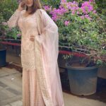 Poonam Preet Bhatia Instagram - Iftaar party 🤲🏻 with @babasiddiqueofficial Outfit by @jiyabyveerdesignstudio Earrings by @the_jewel_gallery Styled by @shrushti_216 Clicked by - @shadank_photography