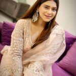 Poonam Preet Bhatia Instagram - Iftaar party 🤲🏻 with @babasiddiqueofficial Outfit by @jiyabyveerdesignstudio Earrings by @the_jewel_gallery Styled by @shrushti_216 Clicked by - @shadank_photography
