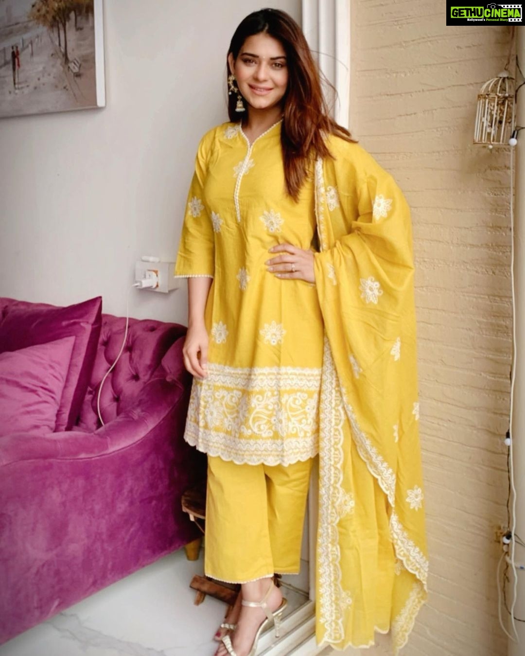 Poonam Preet Bhatia Instagram - A yellow dress will never make you look perfect. Unless you wear it with a laugh 💛💛 Also I hope my yellow dress brightens up your day ☺️☺️☺️☺️ Outfit - @passionforfashion_byshivani Click by - @sanjaygagnaniofficial ♥️